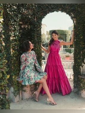 Mac Duggal Green Floral High Neck
Ruffle Sleeve Mini Dress Size 6